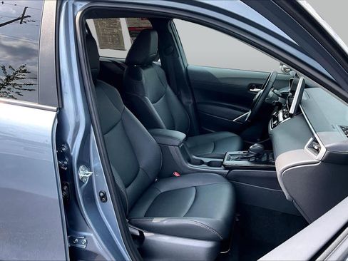 Certified 2026 Toyota Corolla Cross XLE FWD image 9