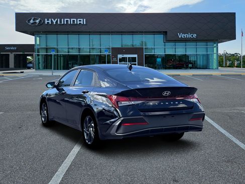 New 2026 Hyundai Elantra Sport FWD image 24