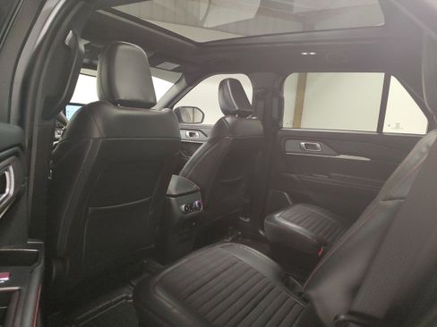 Used 2026 Ford Explorer ST-Line w/ ST-Line Street Pack AWD/4WD image 11