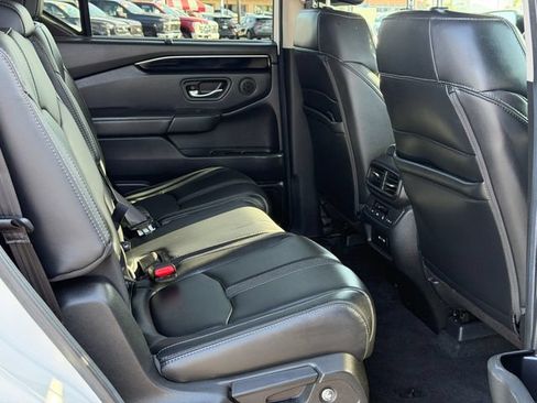 Used 2025 Honda Pilot EX-L image 20