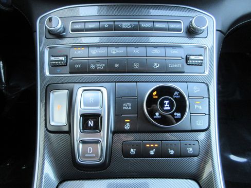 Used 2023 Hyundai Santa Fe Limited w/ Cargo Package image 49