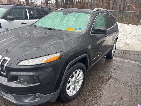 Used 2016 Jeep Cherokee Latitude w/ Cold Weather Group image 4