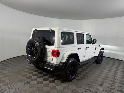 Used 2025 Jeep Wrangler Unlimited Sahara AWD/4WD image 6