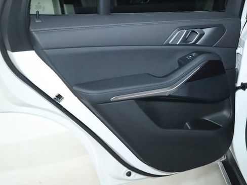 Used 2021 BMW X5 xDrive40i w/ Convenience Package image 23