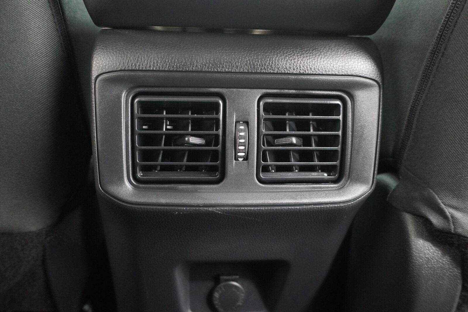 Used 2025 Toyota RAV4 LE AWD/4WD image 26