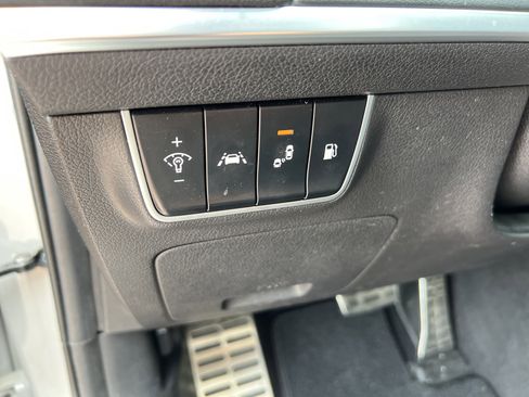 Used 2020 Kia Stinger GT1 RWD image 37