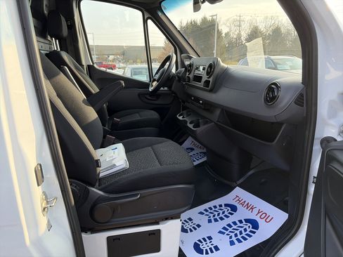 Used 2021 Mercedes-Benz Sprinter 1500 image 21