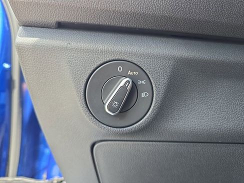Used 2024 Volkswagen Jetta SE FWD image 22