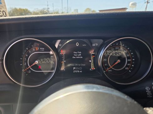 Used 2022 Jeep Wrangler Unlimited Sahara w/ LED Lighting Group image 20