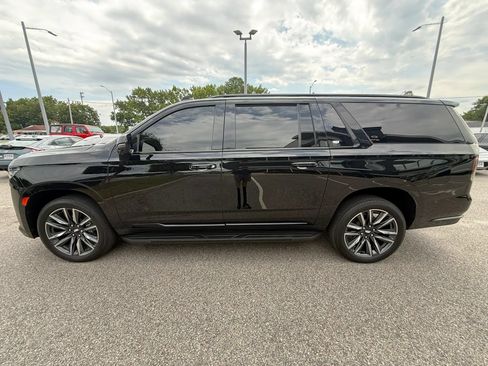 Used 2023 Cadillac Escalade ESV Sport w/ LPO, ONYX Package RWD image 4
