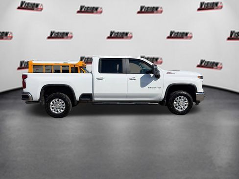 Used 2024 Chevrolet Silverado 2500 LT AWD/4WD image 4