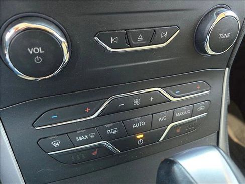 Used 2017 Ford Edge SEL w/ Equipment Group 201A image 17