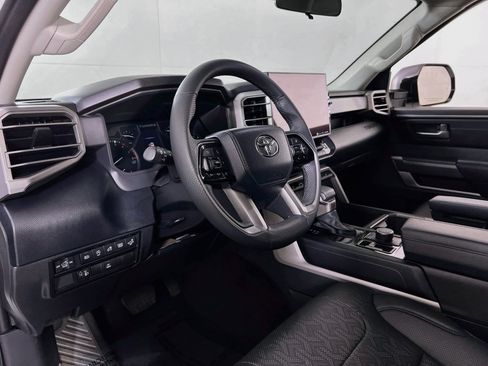 Used 2022 Toyota Tundra SR5 w/ SR5 Premium Package AWD/4WD image 9