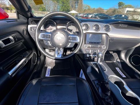 Used 2020 Ford Mustang Premium image 11