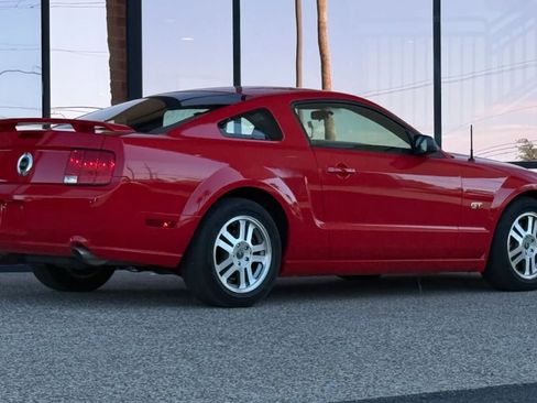 Used 2005 Ford Mustang GT Premium RWD image 12