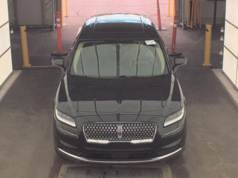 Used 2023 Lincoln Nautilus Reserve AWD/4WD image 2