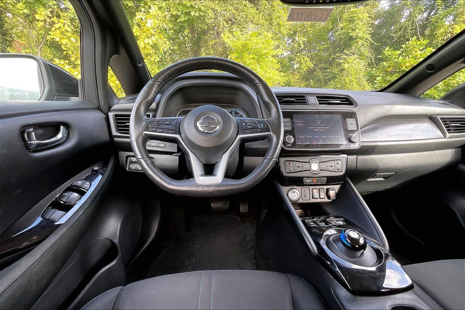 Used 2022 Nissan Leaf SV w/ SV Technology Package FWD image 5