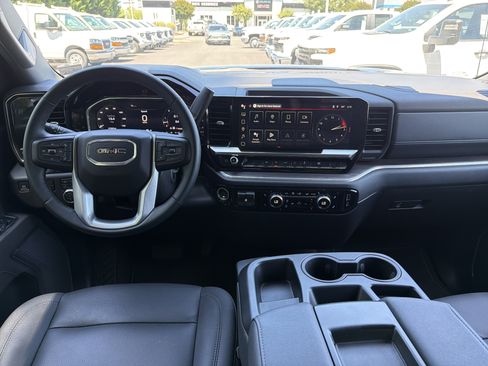 Used 2026 GMC Sierra 1500 SLT AWD/4WD image 29