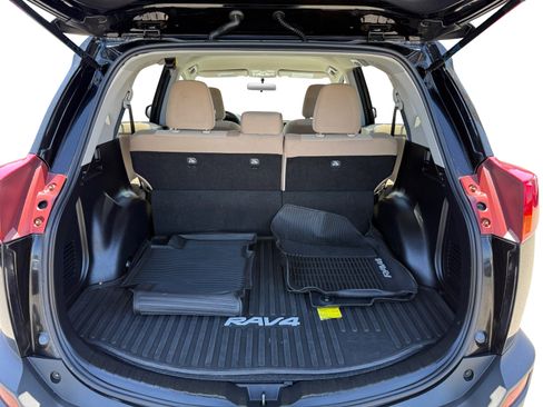 Used 2013 Toyota RAV4 LE AWD/4WD image 17