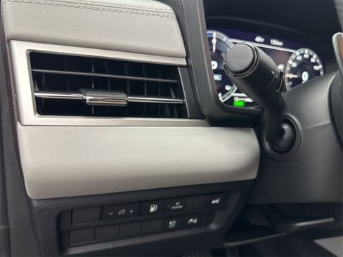 New 2025 Mitsubishi Outlander SEL image 30