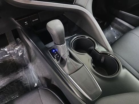 Used 2019 Toyota Camry LE w/ Convenience Package FWD image 25