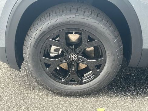 New 2026 Volkswagen Atlas Peak Edition AWD/4WD image 11