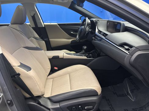 Used 2020 Lexus ES 350 Luxury image 24