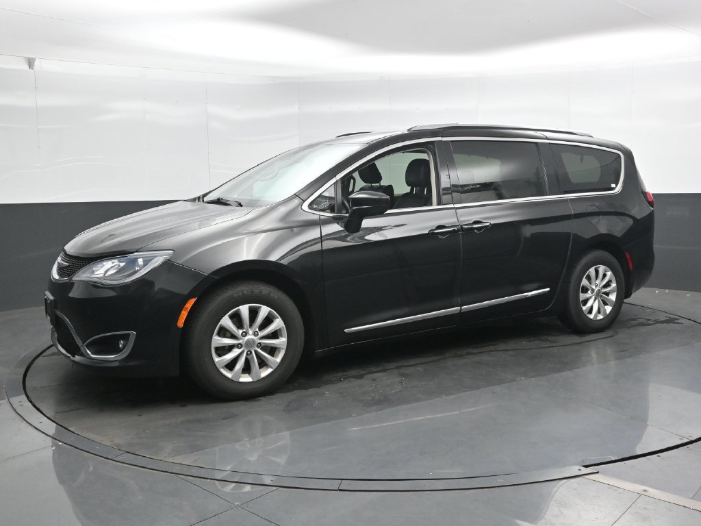 Used 2019 Chrysler Pacifica Touring-L w/ Advanced Safetytec Group FWD image 8