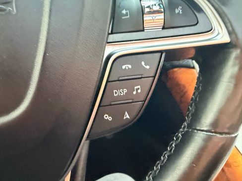 Used 2019 Lincoln Nautilus Reserve image 16