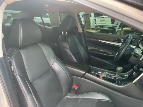 Used 2021 Nissan Maxima 3.5 SV w/ Floor Mat Group FWD image 28