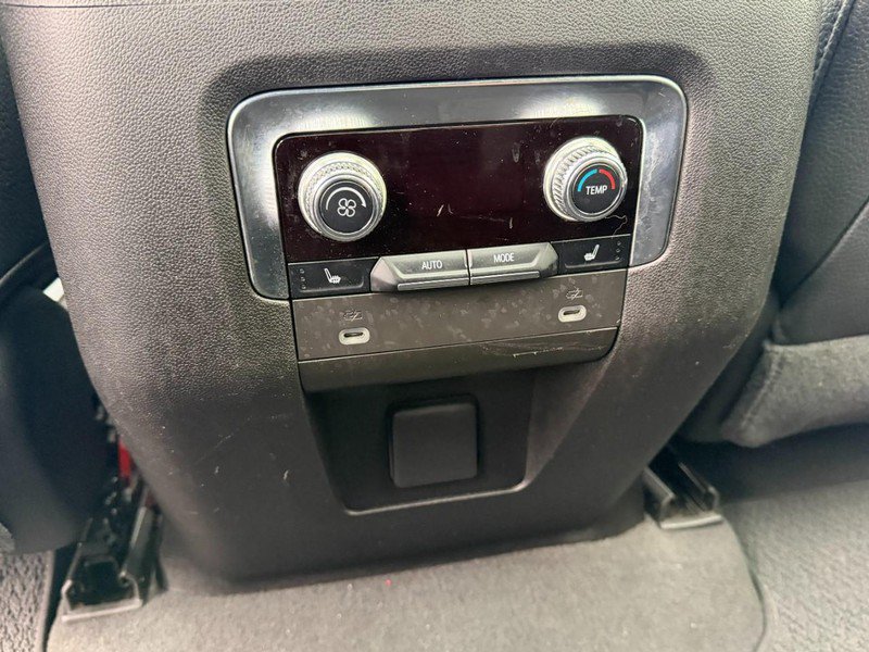 Used 2021 GMC Yukon Denali AWD/4WD image 12