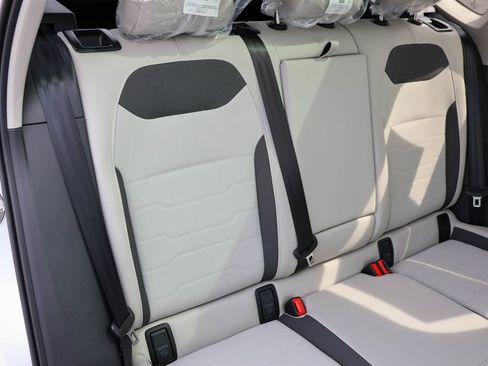 New 2025 Volkswagen Taos SE image 40