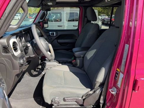 Used 2024 Jeep Wrangler Unlimited Sport AWD/4WD image 12