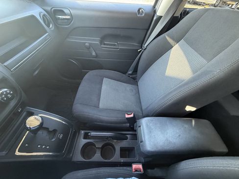 Used 2017 Jeep Patriot Sport w/ Tire & Wheel Group image 25