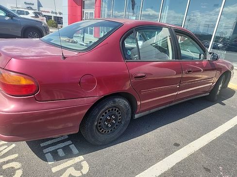 Used 2004 Chevrolet Malibu Classic image 3