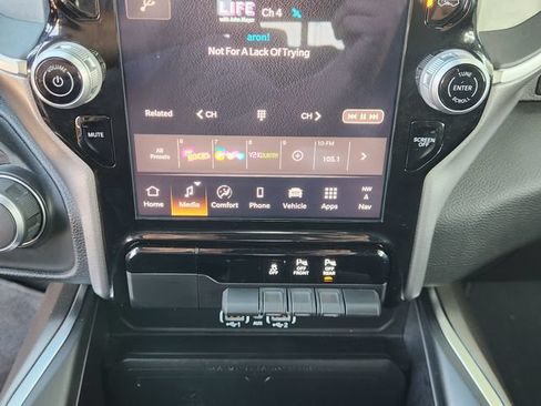 Used 2025 RAM 1500 Big Horn AWD/4WD image 18