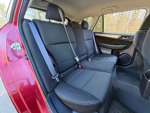 Used 2017 Subaru Outback 2.5i Premium AWD/4WD image 35