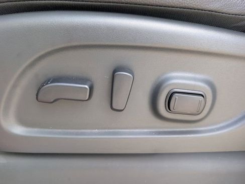 Used 2024 Nissan Titan PRO-4X w/ Pro-4x Convenience Package AWD/4WD image 15