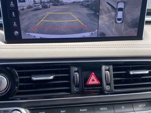 Used 2022 Genesis G70 3.3T image 18