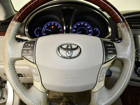 Used 2012 Toyota Avalon Limited FWD image 19