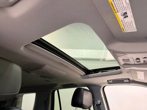 Used 2017 Cadillac Escalade Premium Luxury image 28