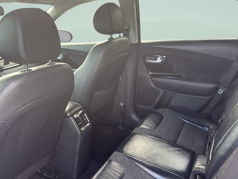 Used 2019 Kia Niro S Touring FWD image 24
