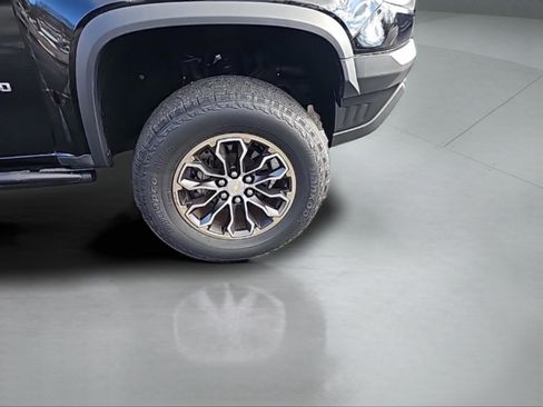 Used 2020 Chevrolet Colorado ZR2 image 16