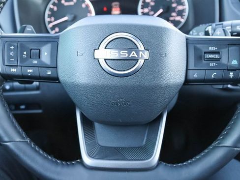 Used 2025 Nissan Rogue SV image 27