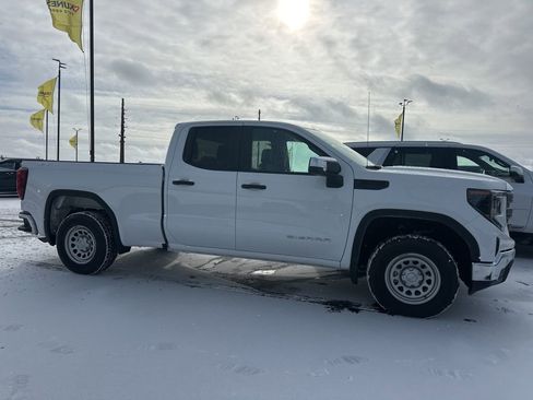 Used 2025 GMC Sierra 1500 Pro w/ Pro Value Package image 7