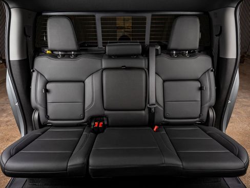 Used 2025 Chevrolet Silverado 2500 LTZ w/ LTZ Premium Package image 32