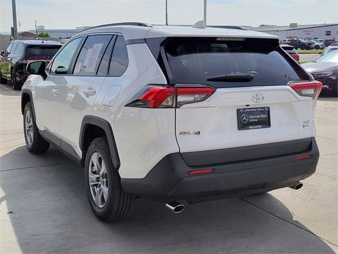 Used 2025 Toyota RAV4 XLE image 12