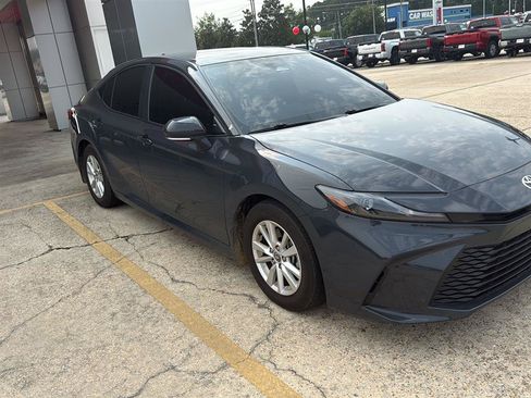 Used 2025 Toyota Camry LE w/ Convenience Package FWD image 3