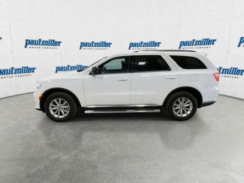 Used 2023 Dodge Durango SXT AWD/4WD image 6