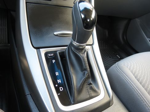 Used 2014 Hyundai Elantra SE w/ Option Group 02 FWD image 22